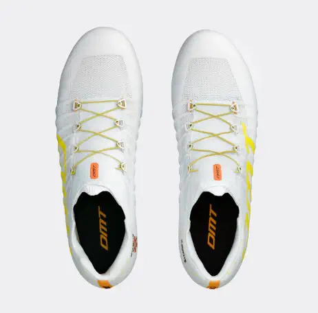 Pogi’s Superlight: Lace‑up knit upper with Anatomic Carbon SL sole